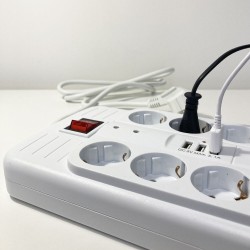 Technik Πολύπριζο 8 Θέσεων (1,5mm2) με Διακόπτη & 3 Θύρες USB 16A 1.5m Technik Πολύπριζο 8 Θέσεων (1,5mm2) με Διακόπτη & 3 Θύρες USB 16A 1.5m