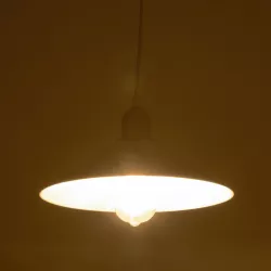 FERRO 203-0085 Μοντέρνο Κρεμαστό Φωτιστικό Οροφής με Ντουί 1 x E27 AC 220-240V IP20 - Λευκό - Μ30 x Π30 x Υ15cm