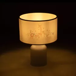 GIRAFFE 204-0026 Παιδικό Eπιτραπέζιο Φωτιστικό Πορτατίφ Μονόφωτο 1 x E27 IP20 Πολύχρωμο Ύφασμα με Λευκό Πλαστικό - Μ24 x Π24 x Υ32cm