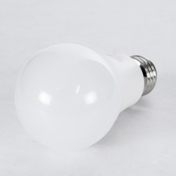 GLOBE 60050 Λάμπα E27 A60 LED 15W 1410lm 260° AC 220-240V IP20 Θερμό Λευκό 2700K Dimmable - Lumileds SMD Chip - Λευκό Γαλακτερό - Μ6 x Π6 x Υ11.9cm - 3 Χρόνια Εγγύηση