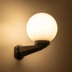 AGROS 61592 Μοντέρνο Φωτιστικό Τοίχου - Απλίκα με Ντουί 1 x E27 AC 220-240V Αδιάβροχο IP65 - Λευκό & Μάυρο - Μ20 x Π20 x Υ30cm