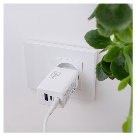 Φορτιστής Ταξιδίου Ταχείας Φόρτισης Maxlife MXTC-08-65ACC με Τριπλή Έξοδο USB A & USB C PD + QC 65W Λευκό Φορτιστής Ταξιδίου Ταχείας Φόρτισης Maxlife MXTC-08-65ACC με Τριπλή Έξοδο USB A & USB C PD + QC 65W Λευκό