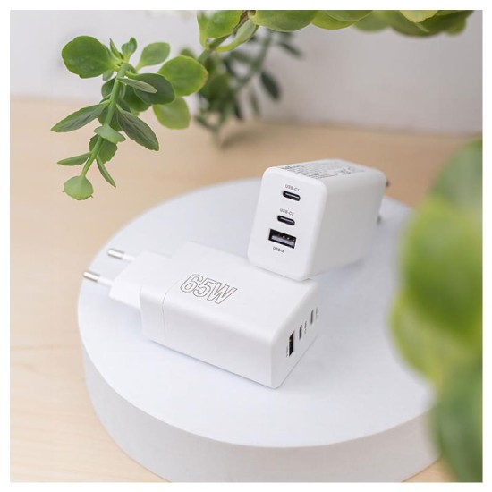 Φορτιστής Ταξιδίου Ταχείας Φόρτισης Maxlife MXTC-08-65ACC με Τριπλή Έξοδο USB A & USB C PD + QC 65W Λευκό Φορτιστής Ταξιδίου Ταχείας Φόρτισης Maxlife MXTC-08-65ACC με Τριπλή Έξοδο USB A & USB C PD + QC 65W Λευκό